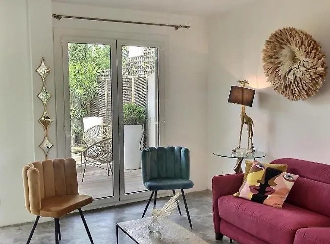 L'atypique : 2 // Piscine // Parking Lägenhet *