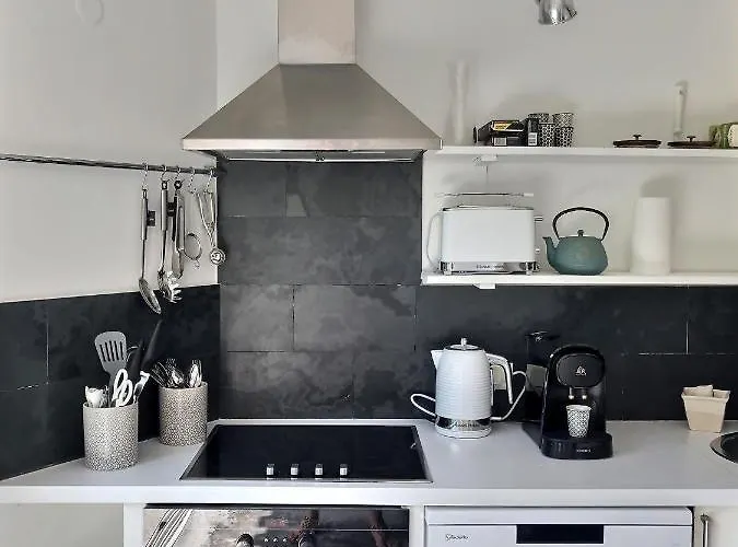 L'atypique : 2 // Piscine // Parking Apartment