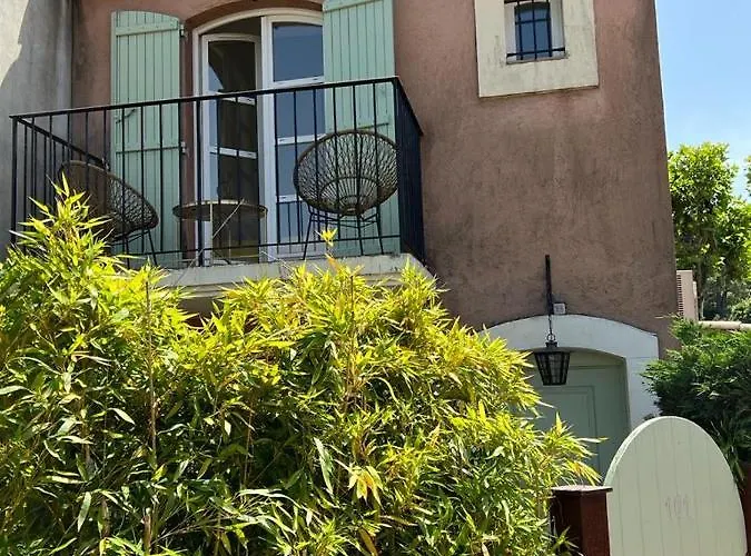 L'atypique : 2 // Piscine // Parking * Saint-Tropez